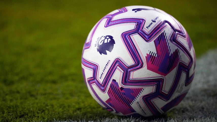 A bola da Premier League, campeonato em que jogavam 12 dos 26 brasileiros convocados para a Copa do Mundo de 2022, no Qatar (Foto: Patrick McDermott - 30.jul.25/Getty Images via AFP)