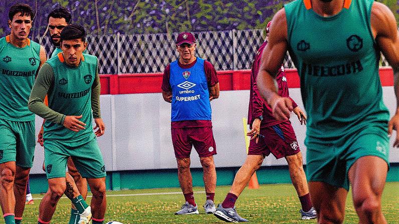 Renato Gaúcho reclama de desgaste físico devido à maratona de jogos (Foto: Reprodução)