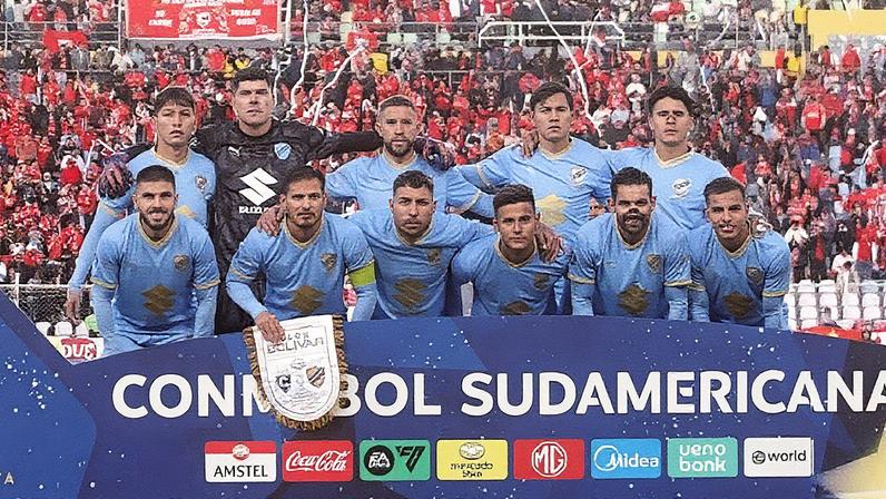 Time do Bolívar posado para foto antes da partida contra o Cienciano pela Sul-Americana (Foto: Reprodução)