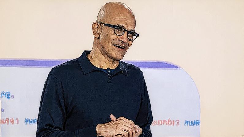 Satya Nadella, CEO da Microsoft, fala durante evento em celebração ao 50º aniversário da empresa em Redmond, Washington (Foto: Reprodução)