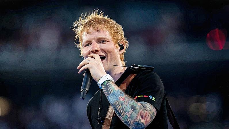 Todos os álbuns de Sheeran alcançaram o topo, incluindo "Play", que estreia na liderança da parada nacional (Foto: Reprodução)