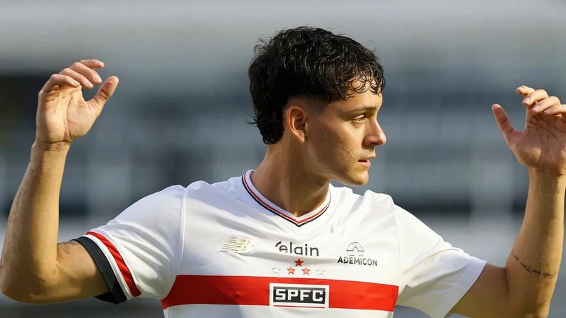 Lucca chamou atenção da mídia internacional (Foto: Rubens Chiri/Saopaulofc.net)