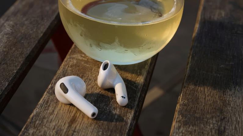 AirPods 4 da Apple começam a partir de US$69 na Black Friday