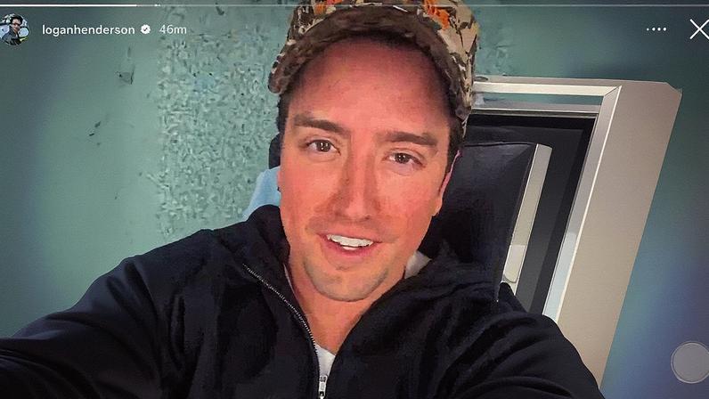 Logan Henderson sliced open his knee in a mid-performance mishap in Poland, he revealed via Instagram Stories. Logan Henderson/Instagram