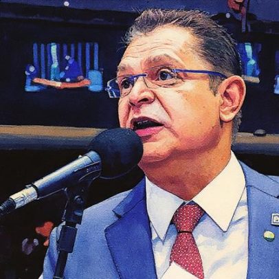 Sóstenes afirma que reação a Moraes começa com denúncias em embaixadas